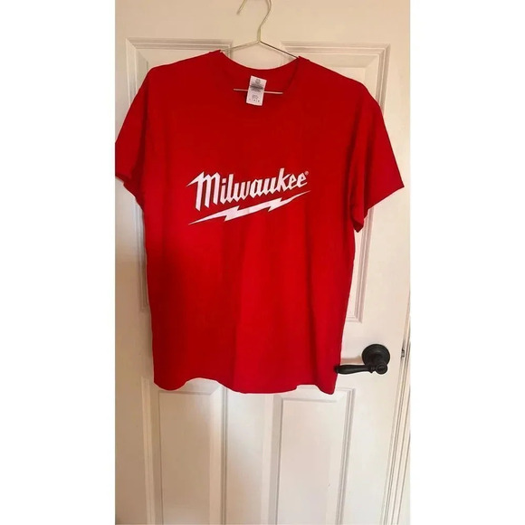 Gildan Men’s Large Milwaukee Power Tools Red Short Sleeve T-Shirt - Picture 1 of 8